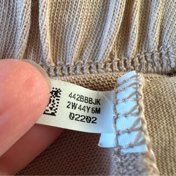 New NWOT Aerie High Waisted Short Neutral S - Picture 6 of 7